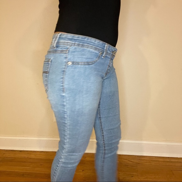 Low Rise Skinny Jeans - Picture 8 of 9
